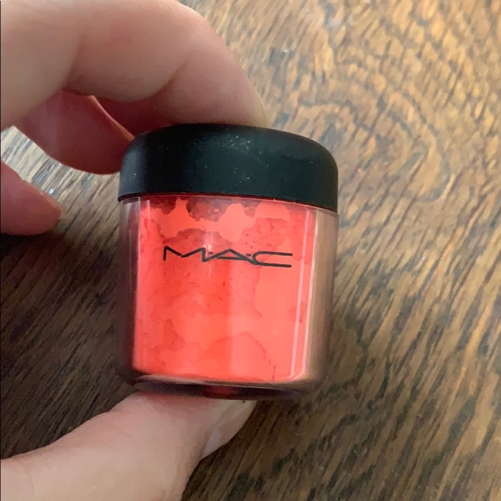 MAC Neo Orange pigment